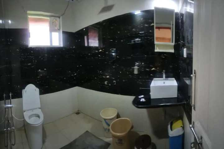 Room 9 of 20