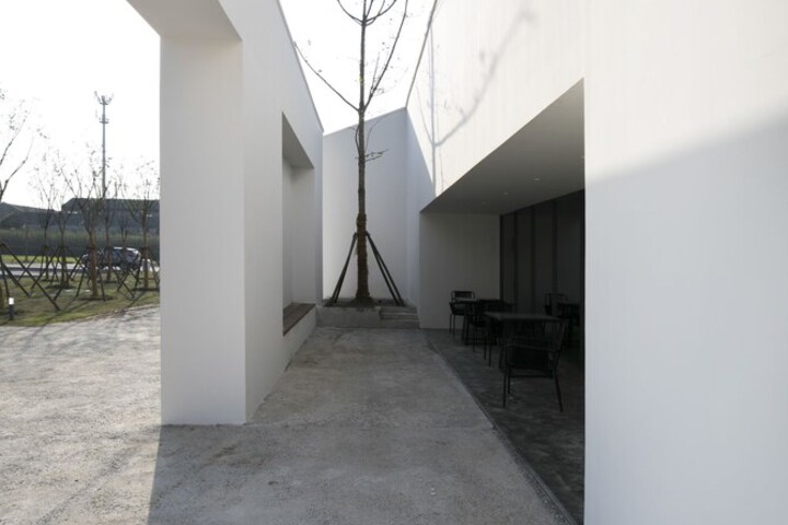 Ballroom/Hall 53 of 77