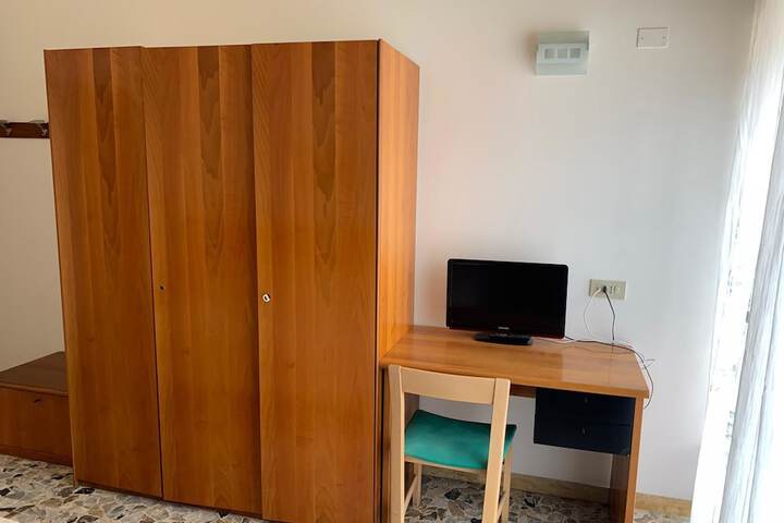 Room 28 of 47