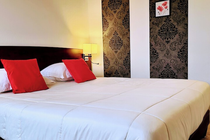 Room 32 of 113