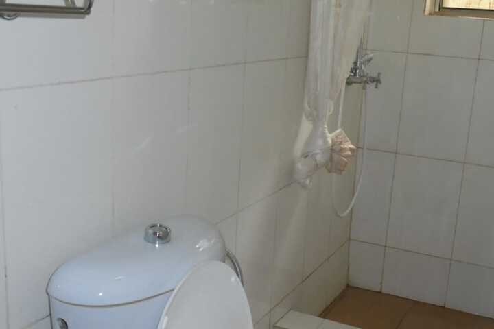 Room 8 of 13