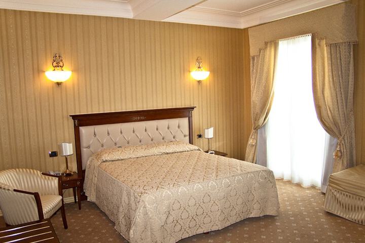 Room 14 of 94