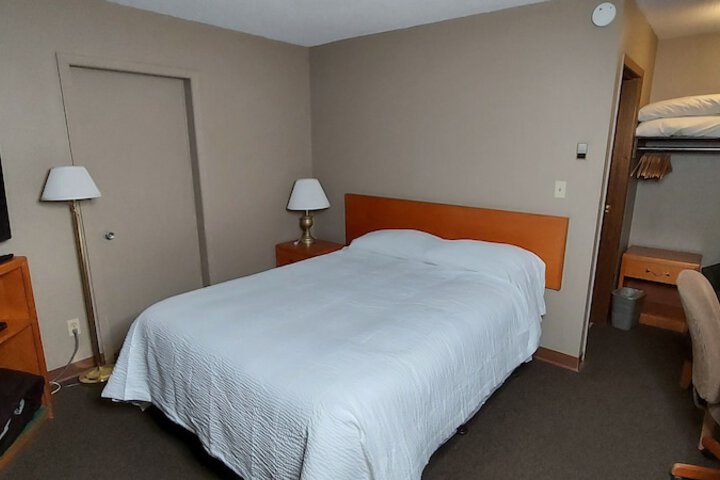 Room 4 of 19