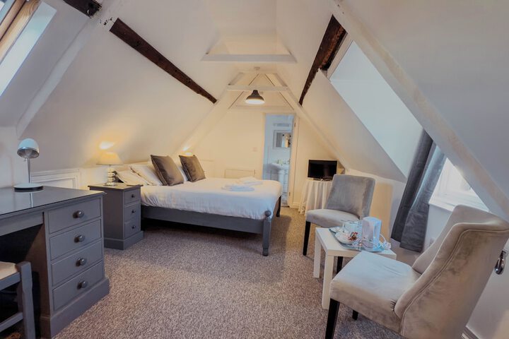 Room 16 of 27