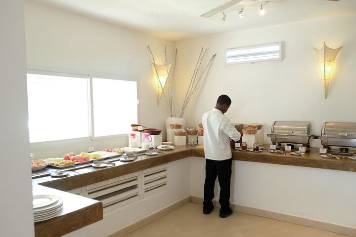 Breakfast/Coffee Service 58 of 111
