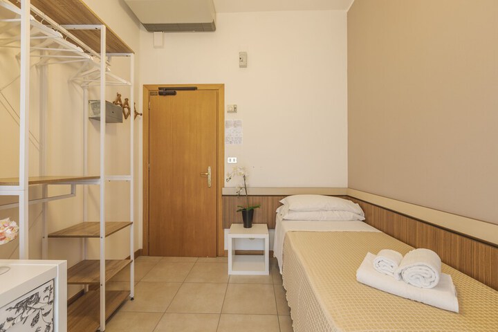 Room 10 of 56