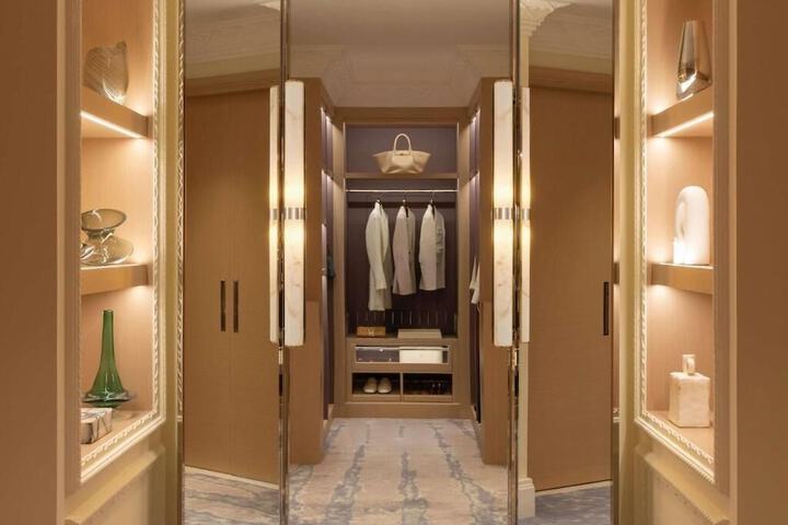 Room 14 of 45