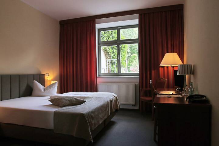 Room 7 of 36