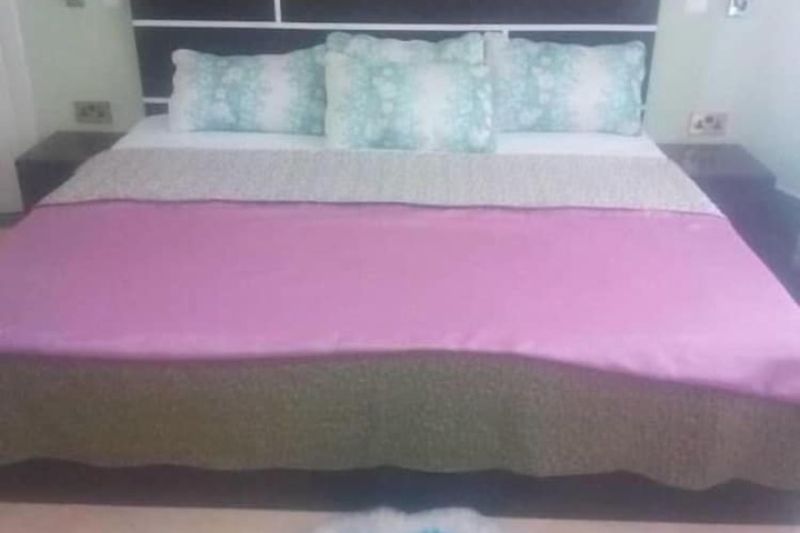 Room 12 of 17
