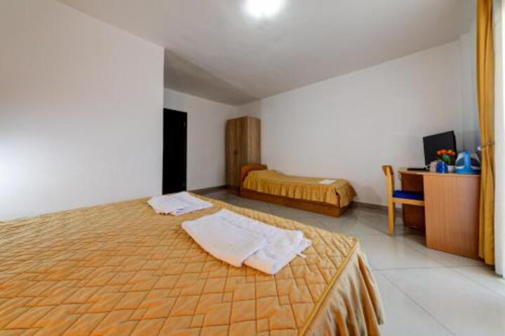 HOTEL SUZANA
