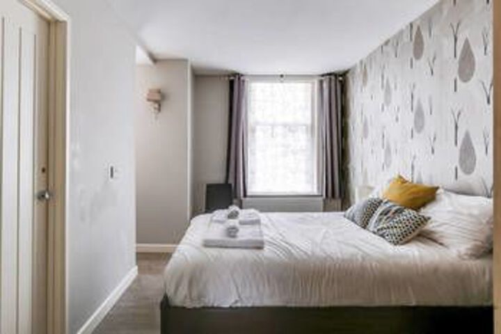 Room 6 of 23