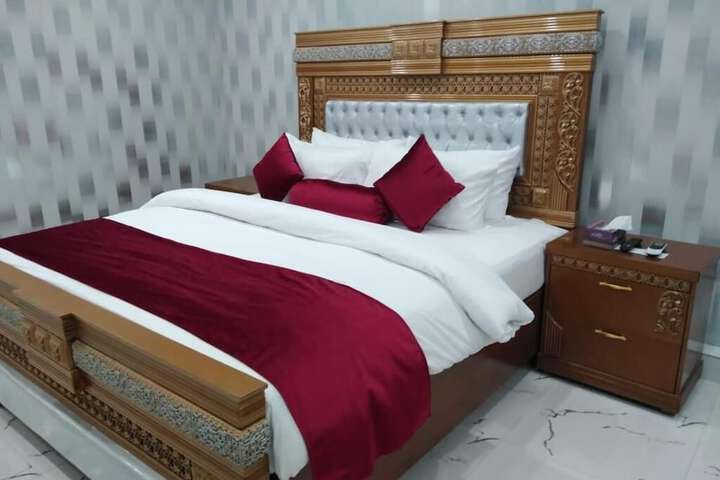 Room 15 of 26