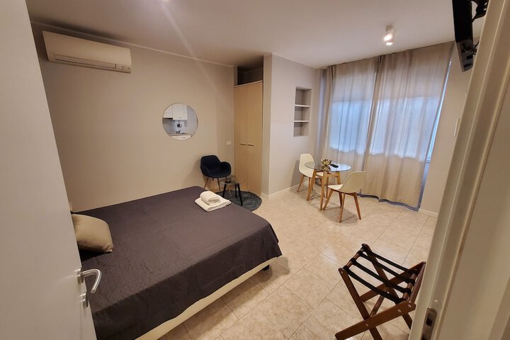 Room 68 of 103