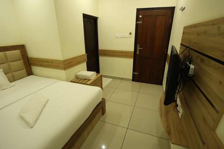 Room 7 of 63