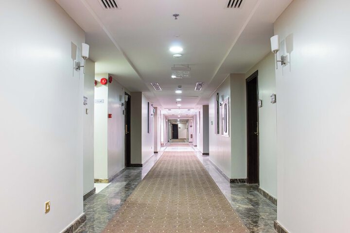 Ballroom/Hall 17 of 22