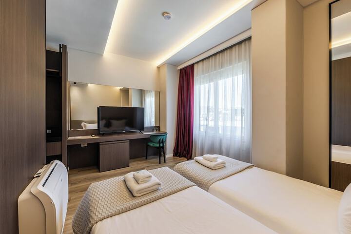 Room 58 of 171