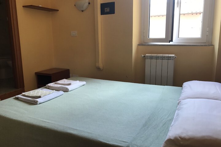 Room 13 of 28