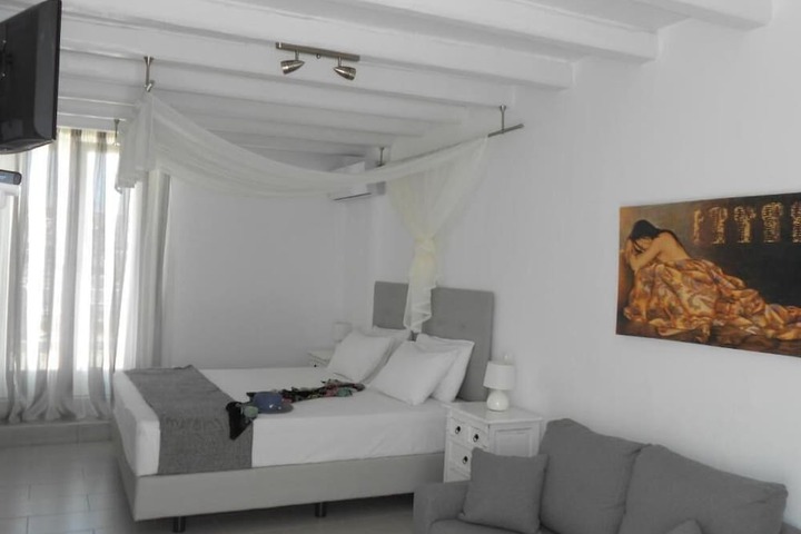 Room 8 of 44