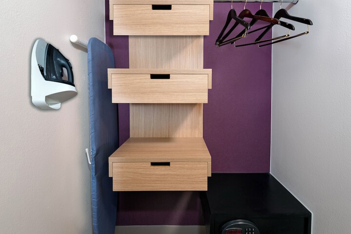 Room 6 of 45
