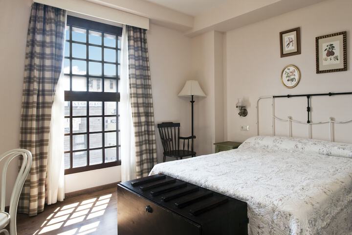 Room 4 of 20
