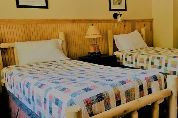 Room 8 of 15