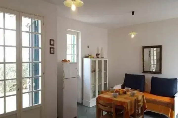 Room 2 of 6