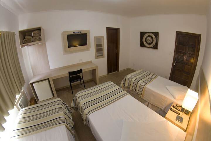 Room 13 of 37