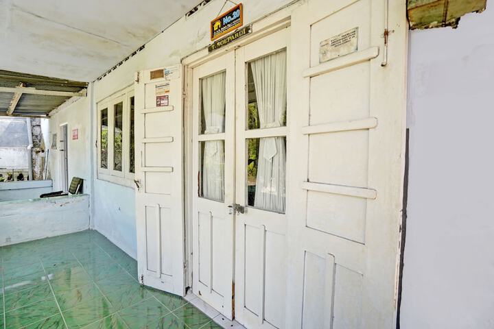 OYO Life 92921 Omaya Kost Syariah