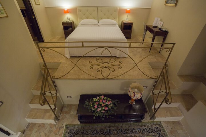 Room 4 of 47