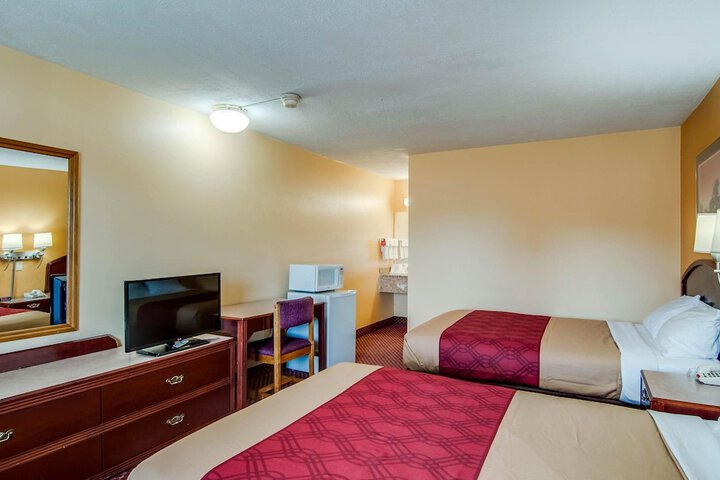 2 Double Beds (4 of 14)