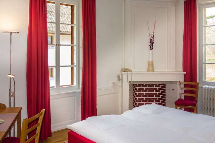 Room 24 of 59