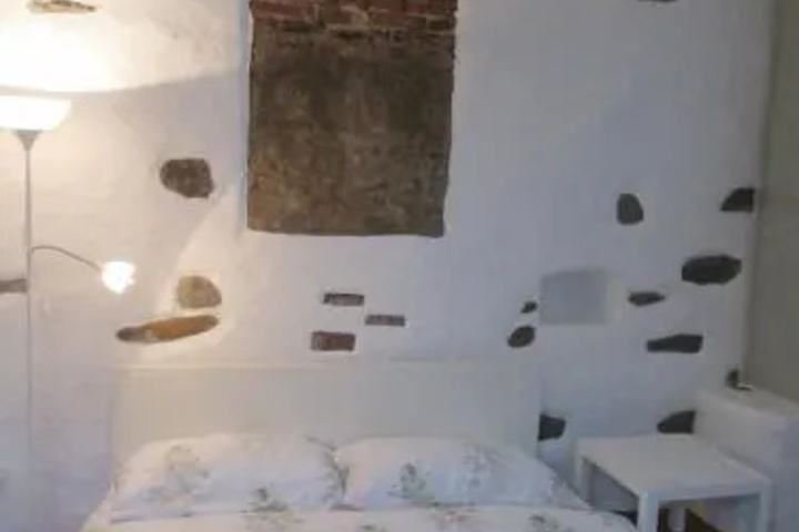 Room 4 of 15