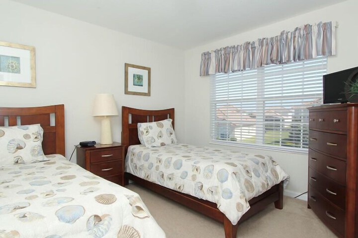 Room 7 of 31