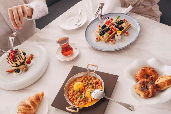 Breakfast/Coffee Service 76 of 141