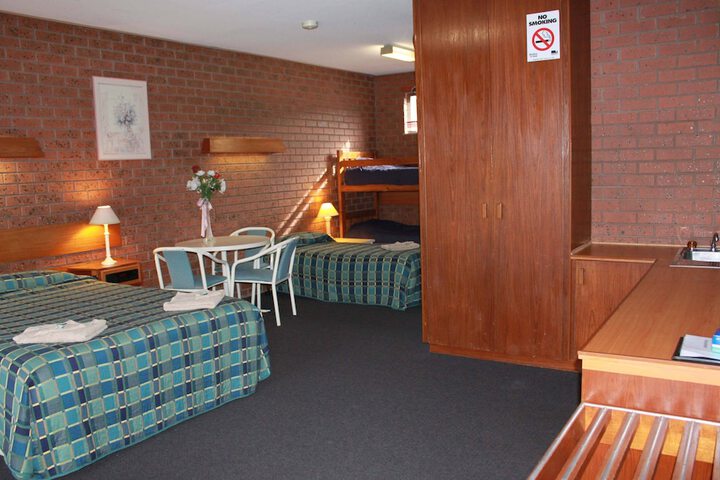 Room 3 of 44
