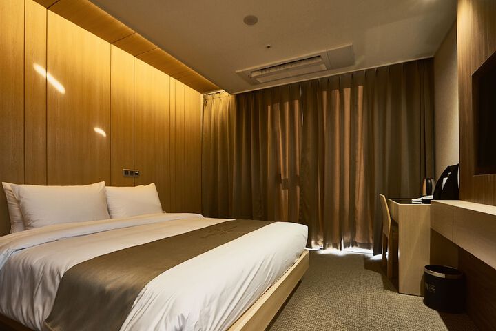 Room 12 of 95