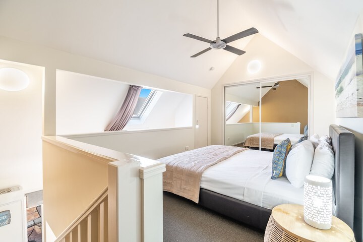 Room 3 of 52