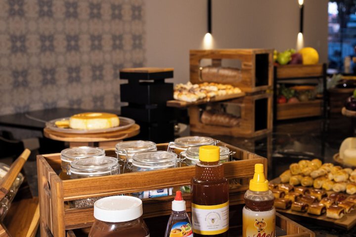 Dining 67 of 87