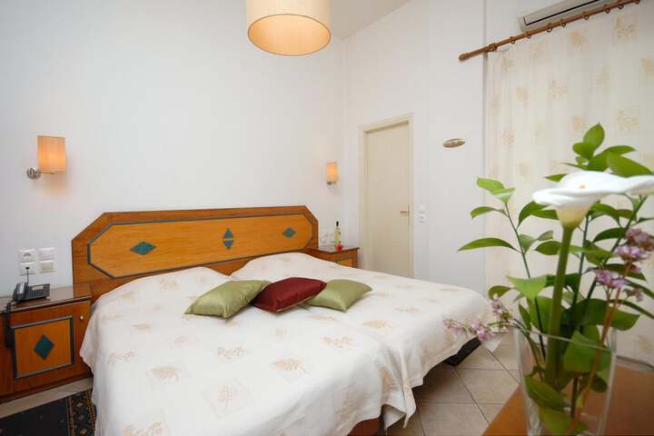 Room 17 of 30