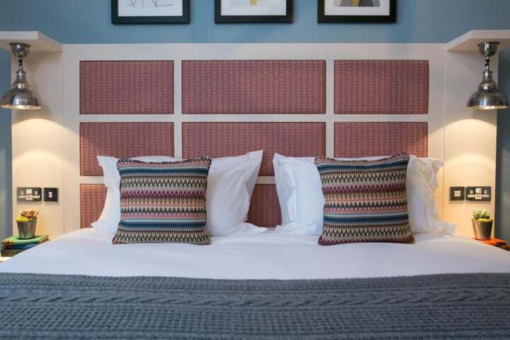 Room 15 of 25
