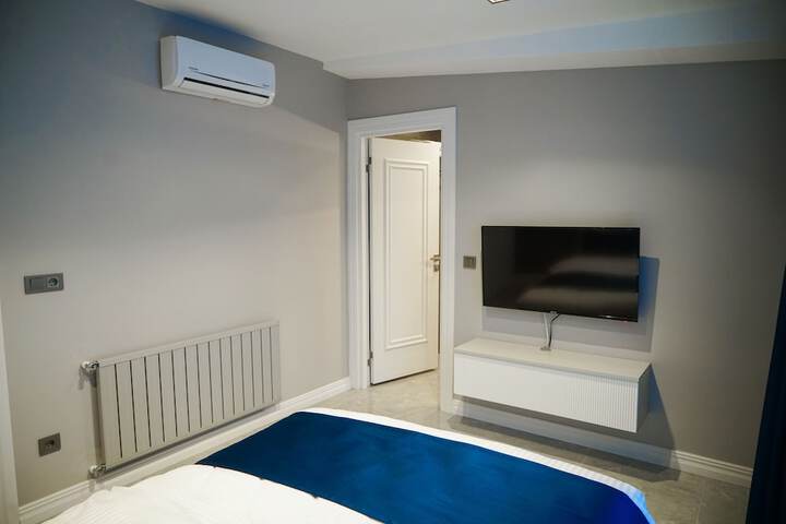 Room 72 of 94