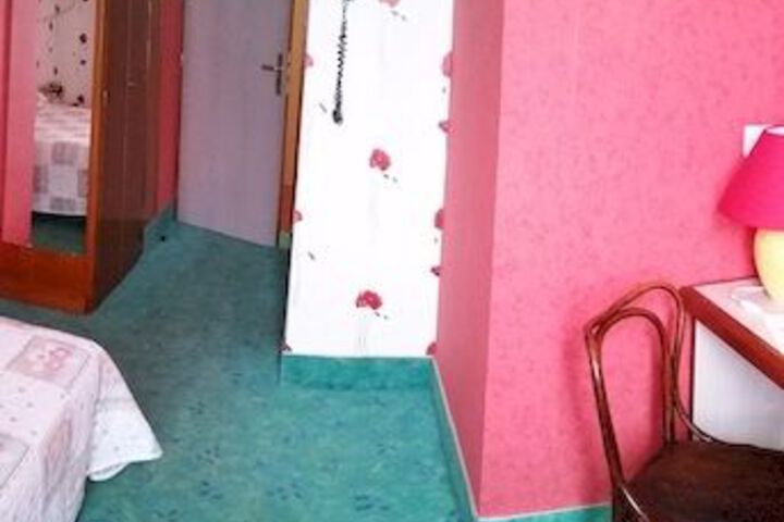 Room 17 of 46
