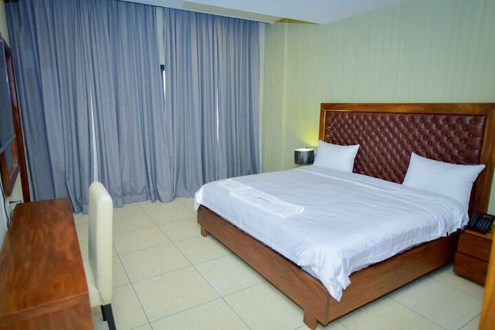 Room 3 of 5