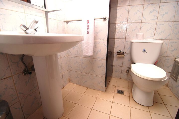 Room 16 of 32