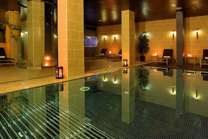 Pool Hotel