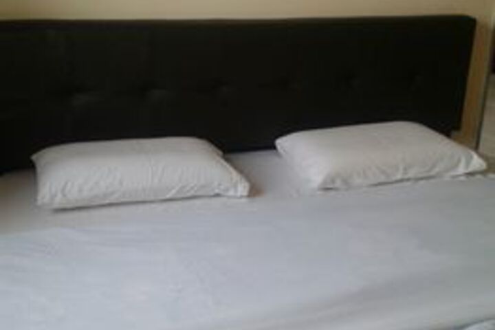 Room 9 of 25