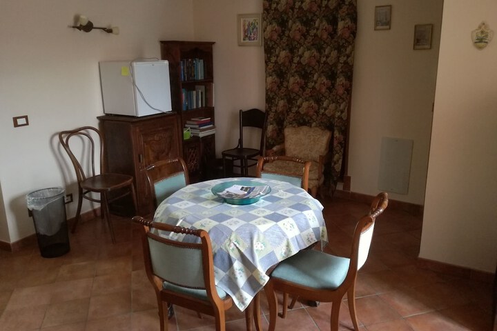 Room 4 of 34