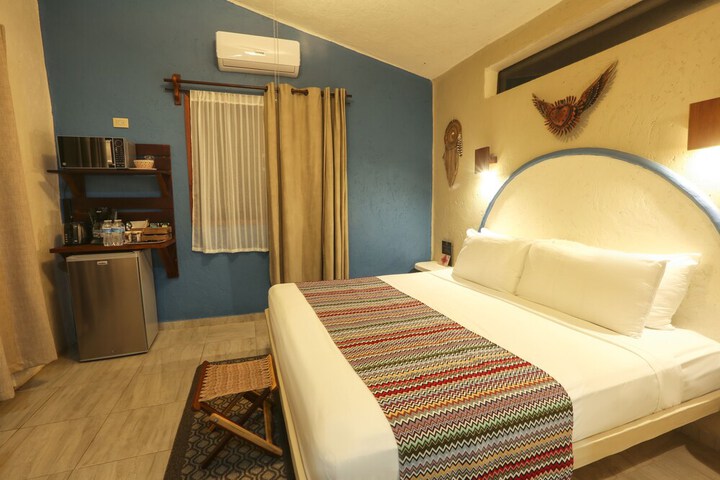 Room 35 of 104