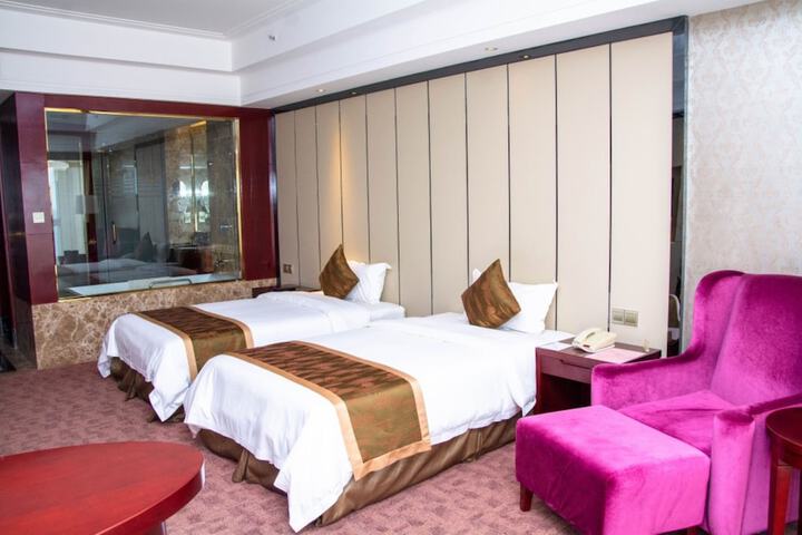 Room 16 of 46