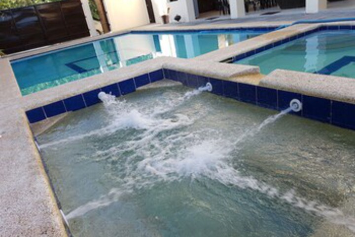 Pool 12 of 20